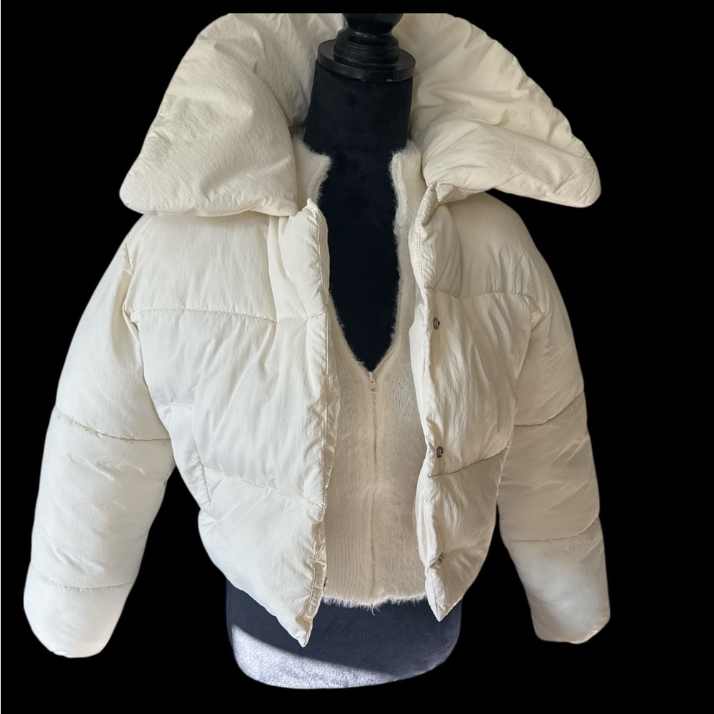 Cream white Puffer Jacket/Sweater SET